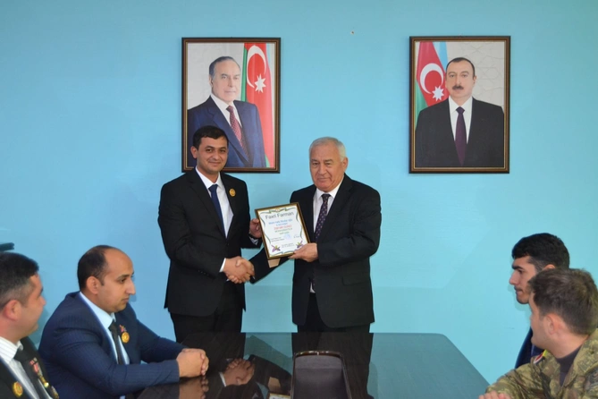 Füzuli rayonunda dövlət qulluğunda çalışan şəhid ailələri və qazilərlə görüş keçirildi — FOTOLAR Füzuli rayonunda dövlət qulluğunda çalışan şəhid ailələri və qazilərlə görüş keçirildi — FOTOLAR