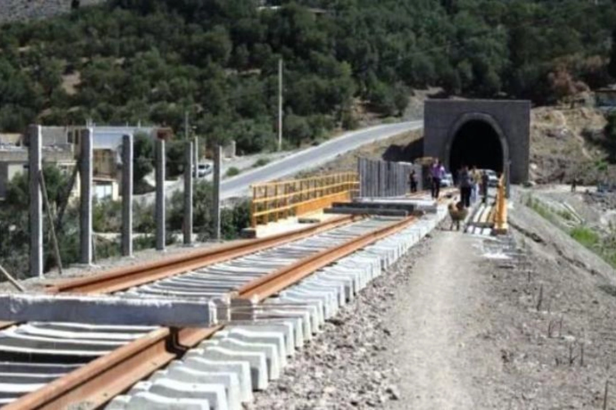 Rəşt-Astara dəmir yolunun tikintisi üç ildən çox çəkə bilər