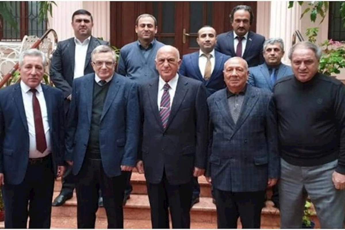 Əli İnsanovun partiyası YAP-a birləşəcək? — AÇIQLAMA