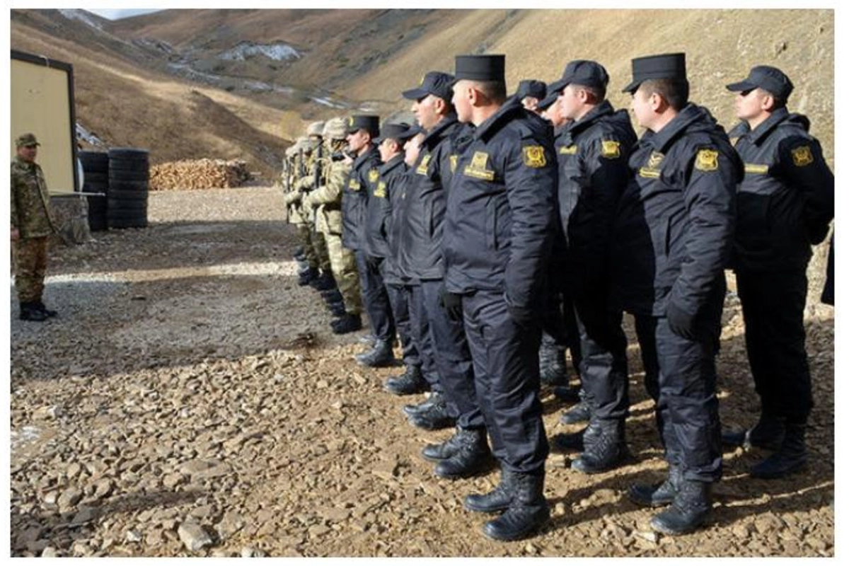 Müdafiə naziri Ermənistanla sərhəddə yerləşən bölmələrdə olub — FOTO/VİDEO