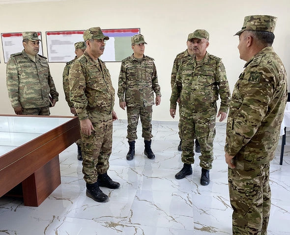 Zakir Həsənov komandoların təlimlərini izlədi, tapşırıqlar verdi — FOTO/VİDEO
