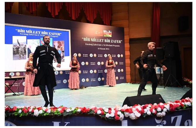 Bələdiyyə sədri: “Azərbaycan Türkiyə, Türkiyə Azərbaycandır...” — FOTOLAR Bələdiyyə sədri: “Azərbaycan Türkiyə, Türkiyə Azərbaycandır...” — FOTOLAR