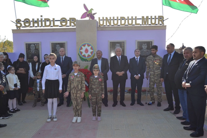 Füzulidə şəhidlərin xatirəsinə ucaldılmış abidənin açılışı oldu — FOTOLAR Füzulidə şəhidlərin xatirəsinə ucaldılmış abidənin açılışı oldu — FOTOLAR