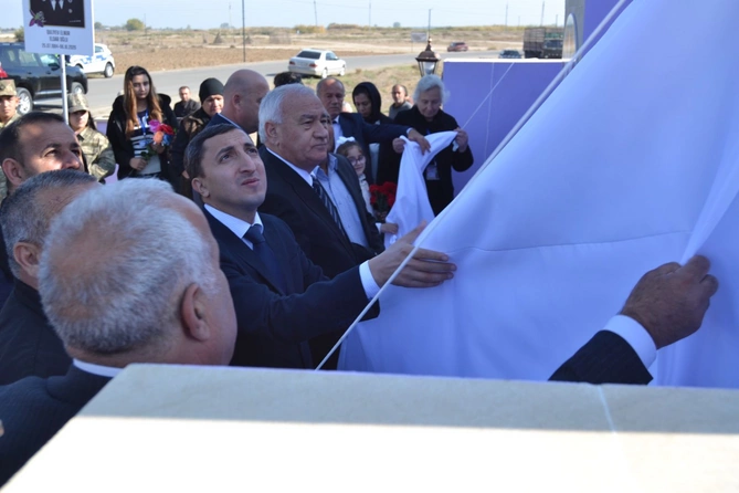 Füzulidə şəhidlərin xatirəsinə ucaldılmış abidənin açılışı oldu — FOTOLAR Füzulidə şəhidlərin xatirəsinə ucaldılmış abidənin açılışı oldu — FOTOLAR