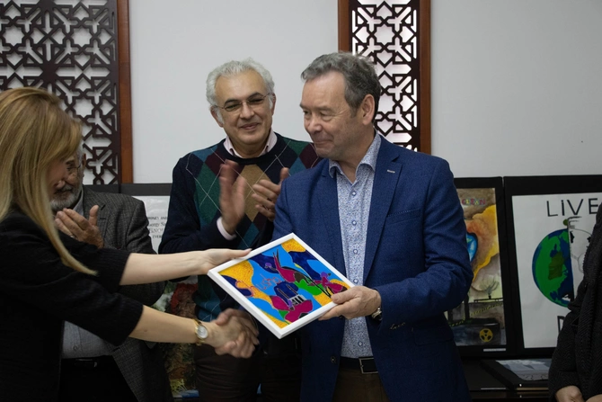 Qərbi Kaspi Universitetində sərgi keçirilib — FOTOLAR Qərbi Kaspi Universitetində sərgi keçirilib — FOTOLAR