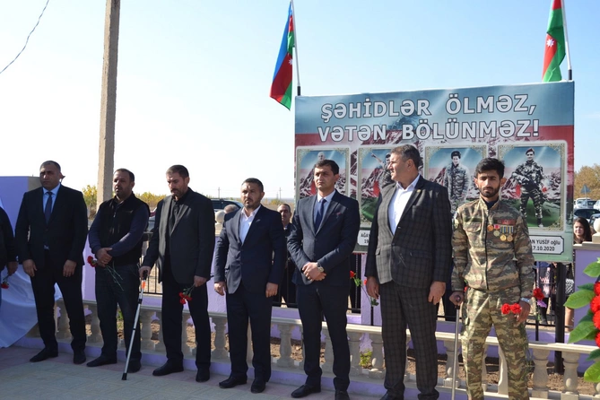 Füzulidə şəhidlərin xatirəsinə ucaldılmış abidənin açılışı oldu — FOTOLAR Füzulidə şəhidlərin xatirəsinə ucaldılmış abidənin açılışı oldu — FOTOLAR