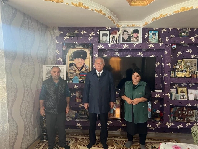 Füzulidən olan Vətən müharibəsi şəhidlərinin ailələri ziyarət olunub — FOTOLAR Füzulidən olan Vətən müharibəsi şəhidlərinin ailələri ziyarət olunub — FOTOLAR