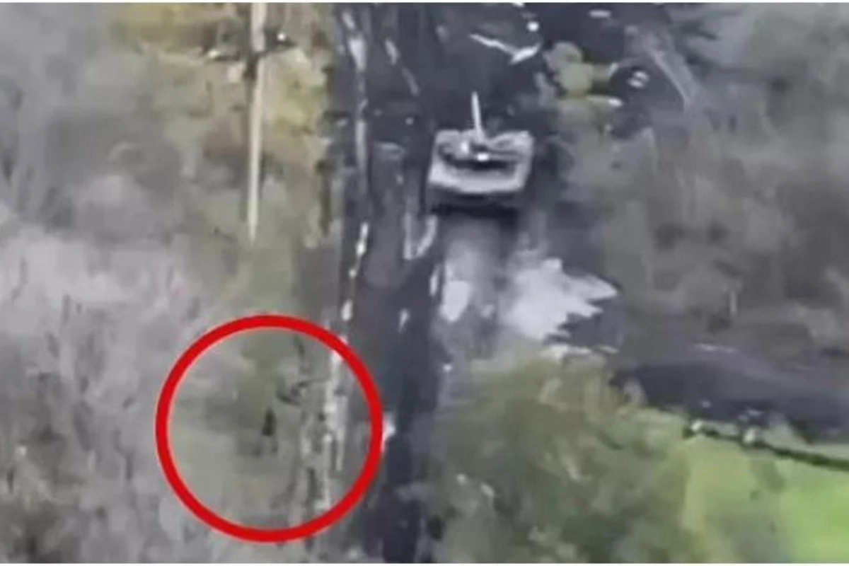 Ukraynalı əsgərin Rusiya tankını təkbaşına məhv etdiyi görüntülər gündəm oldu — ANBAAN VİDEO