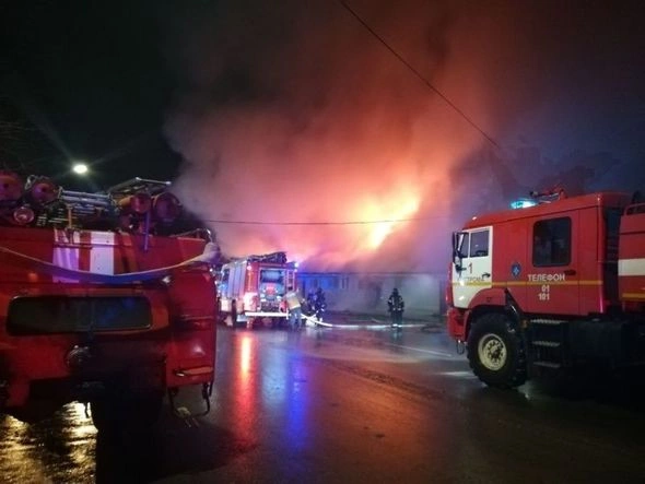 Rusiyada azərbaycanlının gecə klubunda yanğın: 15 nəfər ölüb, saxlanılan var — YENİLƏNİB (FOTO/VİDEO) Rusiyada azərbaycanlının gecə klubunda yanğın: 15 nəfər ölüb, saxlanılan var — YENİLƏNİB (FOTO/VİDEO)