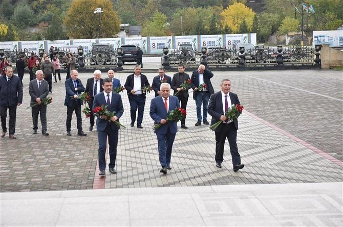 Qubada regional medianın inkişafına dair müzakirələr aparılıb — FOTOLAR