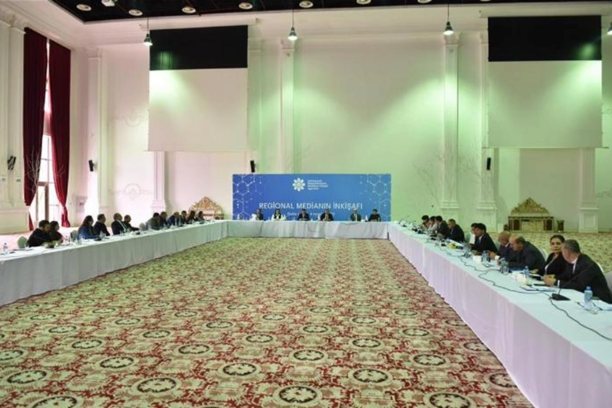 Qubada regional medianın inkişafına dair müzakirələr aparılıb — FOTOLAR
