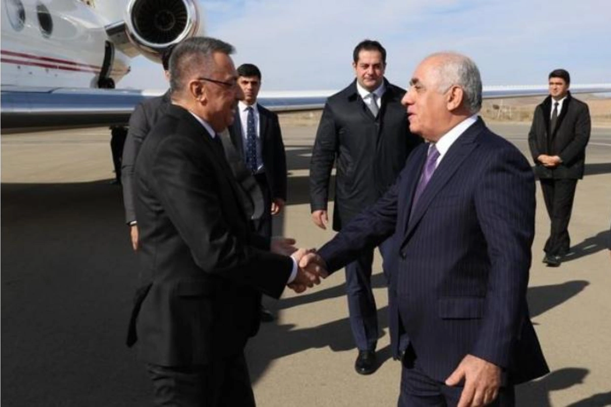 Əli Əsədov Fuat Oktayla Cıdır düzündə