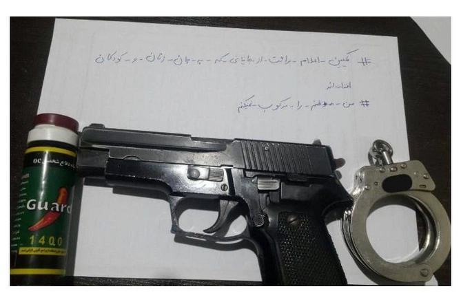 İranda polis qüvvələri molla rejimindən ayrılaraq etirazçıların tərəfinə keçdi — FOTOLAR İranda polis qüvvələri molla rejimindən ayrılaraq etirazçıların tərəfinə keçdi — FOTOLAR