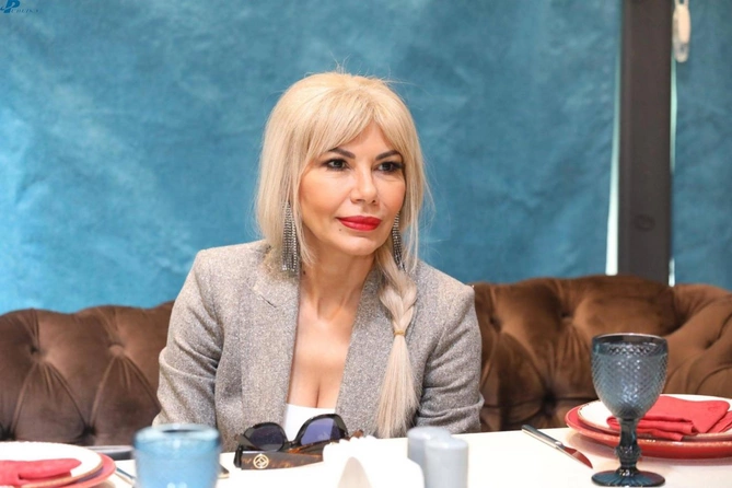 Generala ərə getdi, 25 ildən sonra ilk sevgilisindən evlilik təklifi aldı — Nərgiz Cəlilova qızından niyə ayrı düşdü?