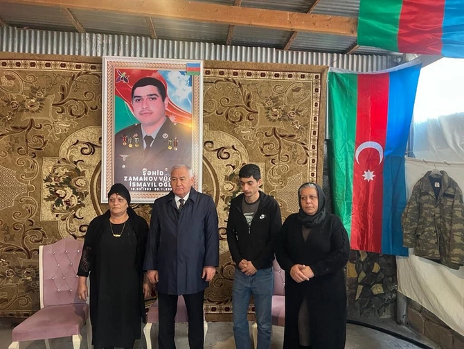 Füzulidən olan Vətən müharibəsi şəhidlərinin ailələri ziyarət olunub — FOTOLAR Füzulidən olan Vətən müharibəsi şəhidlərinin ailələri ziyarət olunub — FOTOLAR