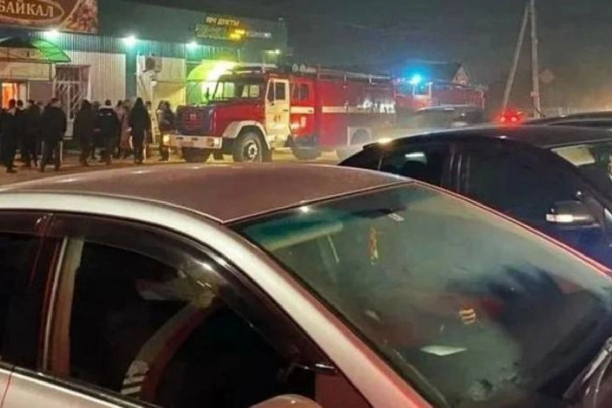 Rusiyada kişi kafeyə qumbara atdı