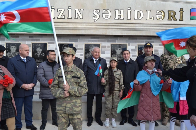 Füzulidə Qarabağ şəhidlərinin xatirəsinə tikilmiş abidə kompleksinin açılışı oldu — FOTOLAR Füzulidə Qarabağ şəhidlərinin xatirəsinə tikilmiş abidə kompleksinin açılışı oldu — FOTOLAR