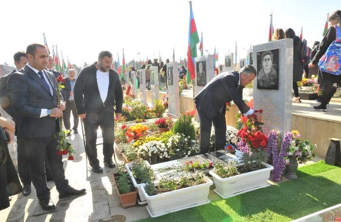 Abşeron rayonunda şəhidlər yad edilib — FOTOLAR