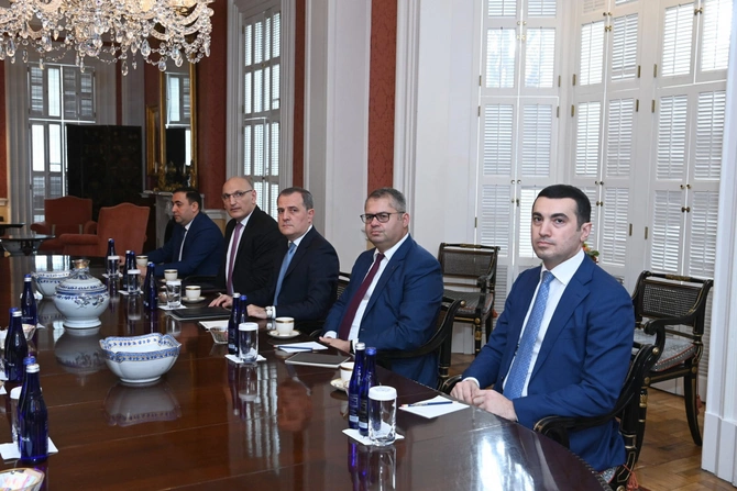 Azərbaycan və Ermənistan XİN başçılarının görüşü başladı — FOTOLAR Azərbaycan və Ermənistan XİN başçılarının görüşü başladı — FOTOLAR