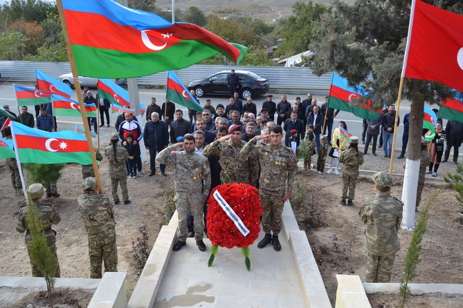 Füzulidə Qarabağ şəhidlərinin xatirəsinə tikilmiş abidə kompleksinin açılışı oldu — FOTOLAR Füzulidə Qarabağ şəhidlərinin xatirəsinə tikilmiş abidə kompleksinin açılışı oldu — FOTOLAR