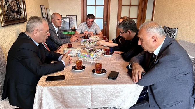 “Azərişıq” rəhbərliyi Zəfər Günü ilə bağlı şəhid ailələri və qazilərlə görüşlər keçirib — FOTOLAR