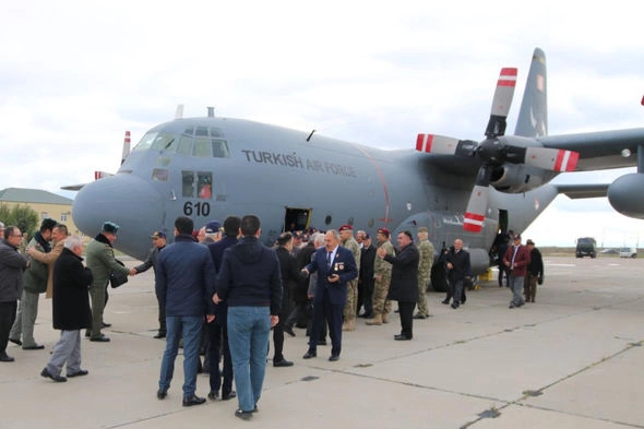 Türkiyəli qazilər Bakıya gəldilər — FOTOLAR