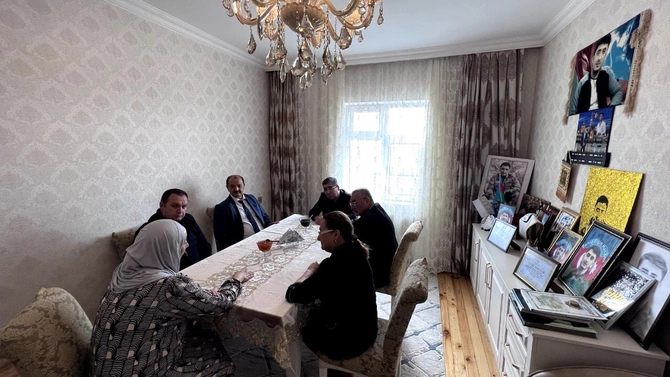 “Azərişıq” rəhbərliyi Zəfər Günü ilə bağlı şəhid ailələri və qazilərlə görüşlər keçirib — FOTOLAR