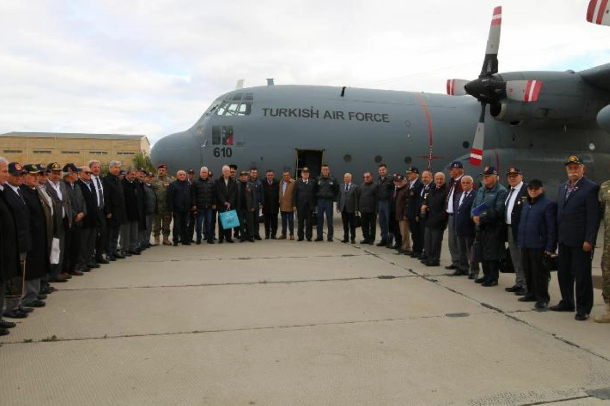 Türkiyəli qazilər Bakıya gəldilər — FOTOLAR