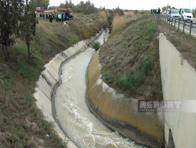 Toyuna hazırlaşan qız qəzada həlak oldu, üç ailəyə yas düşdü — YENİLƏNİB (FOTO/VİDEO) Toyuna hazırlaşan qız qəzada həlak oldu, üç ailəyə yas düşdü — YENİLƏNİB (FOTO/VİDEO)