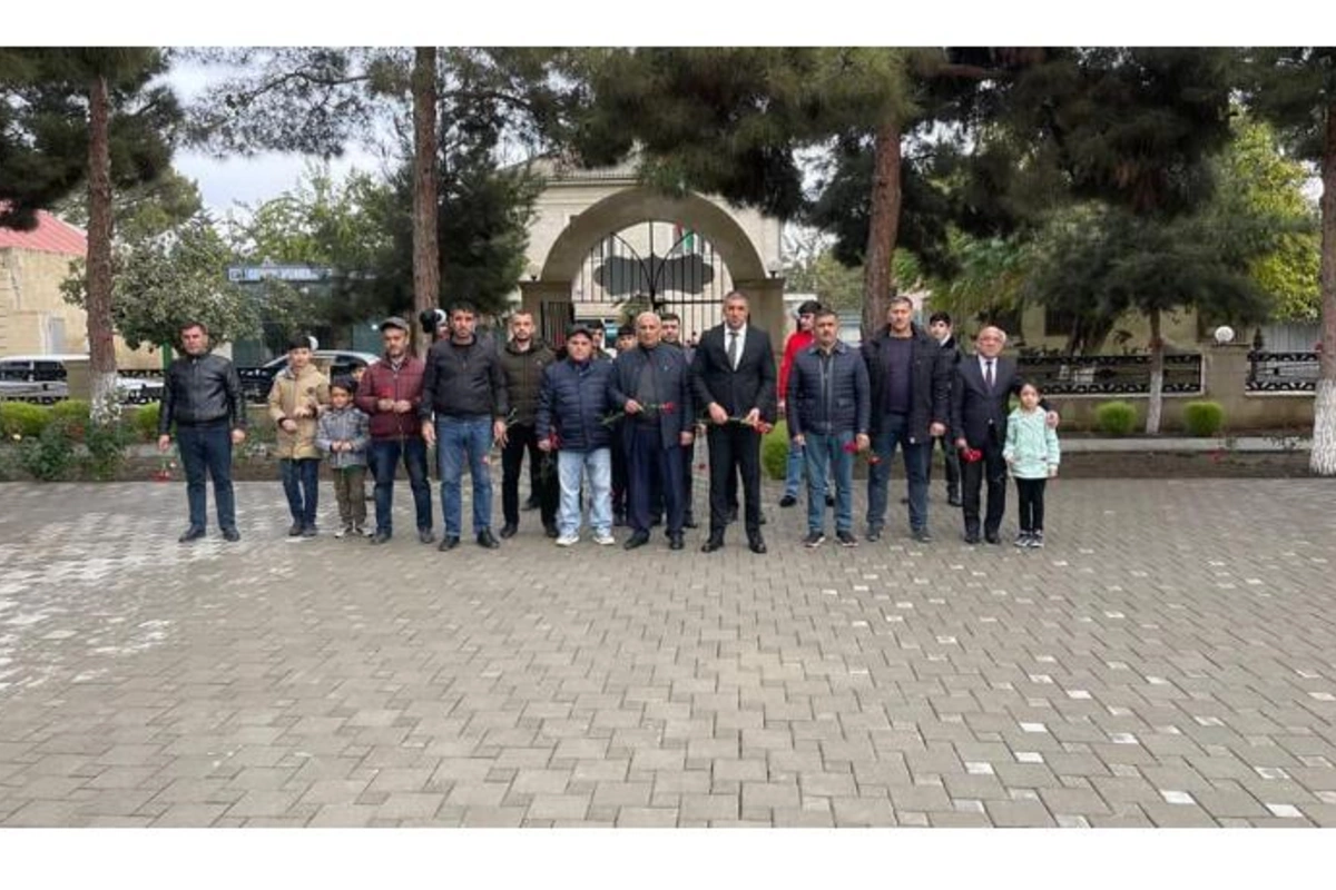 8 Noyabr - Zəfər Günü ilə bağlı Salyanda şəhidlərin xatirəsi anıldı — FOTOLAR