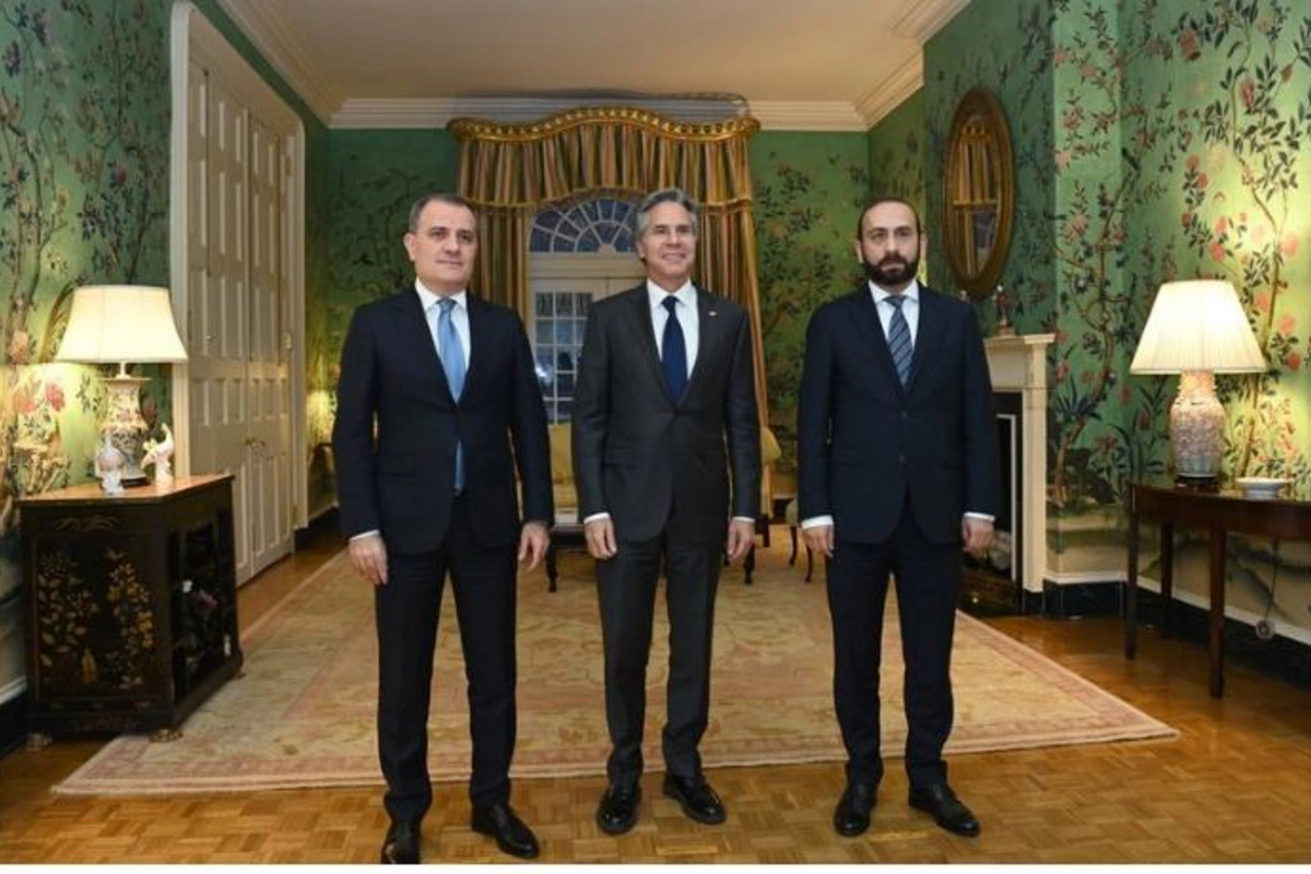Ceyhun Bayramovun Mirzoyan və Blinkenlə üçtərəfli görüşü başa çatıb