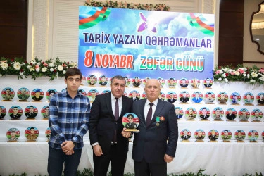 Xətai rayonunda Zəfər Gününə həsr olunan təntənəli tədbir təşkil edilib — FOTOLAR Xətai rayonunda Zəfər Gününə həsr olunan təntənəli tədbir təşkil edilib — FOTOLAR