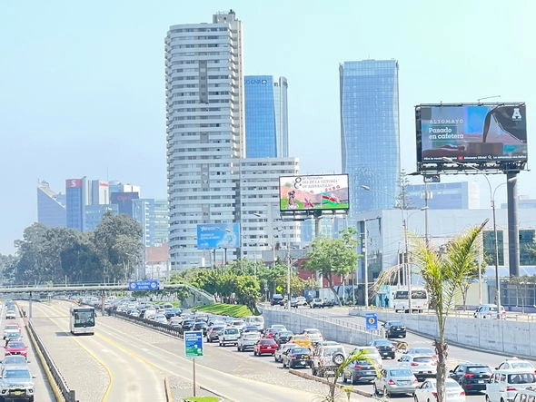 Perunun paytaxtının küçələrində Azərbaycanla bağlı bilbordlar yerləşdirilib — FOTOLAR Perunun paytaxtının küçələrində Azərbaycanla bağlı bilbordlar yerləşdirilib — FOTOLAR