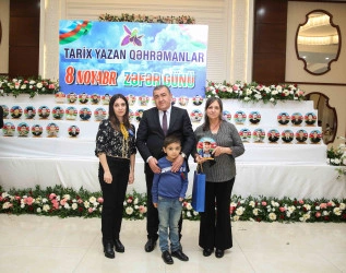 Xətai rayonunda Zəfər Gününə həsr olunan təntənəli tədbir təşkil edilib — FOTOLAR Xətai rayonunda Zəfər Gününə həsr olunan təntənəli tədbir təşkil edilib — FOTOLAR