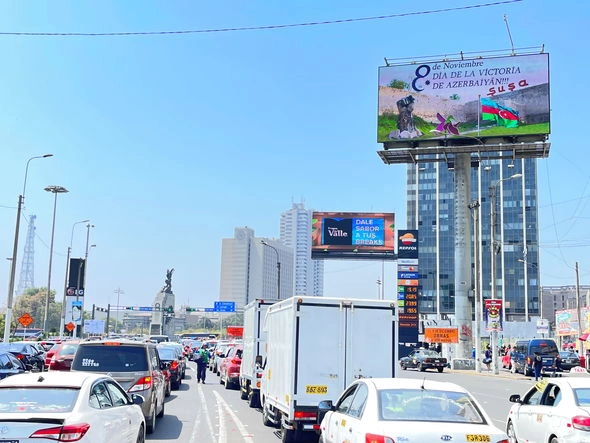 Perunun paytaxtının küçələrində Azərbaycanla bağlı bilbordlar yerləşdirilib — FOTOLAR Perunun paytaxtının küçələrində Azərbaycanla bağlı bilbordlar yerləşdirilib — FOTOLAR