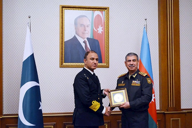 Zakir Həsənov pakistanlı admiralla görüşdü — FOTO Zakir Həsənov pakistanlı admiralla görüşdü — FOTO