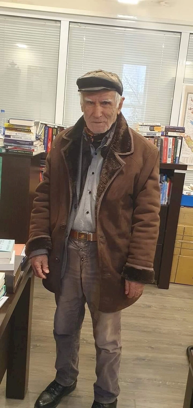 “Elə bilirsiniz ki, Anar Kərimov Əlisa Nicatı, Mirzə Şəfi Vazehi tanıyır?” — Baş redaktor naziri tənqid etdi “Elə bilirsiniz ki, Anar Kərimov Əlisa Nicatı, Mirzə Şəfi Vazehi tanıyır?” — Baş redaktor naziri tənqid etdi