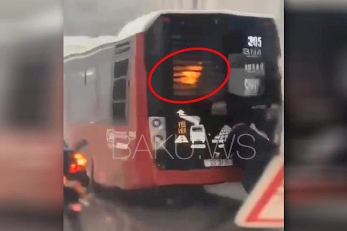 “Baku Bus”ın avtobusu yolda alışdı — VİDEO