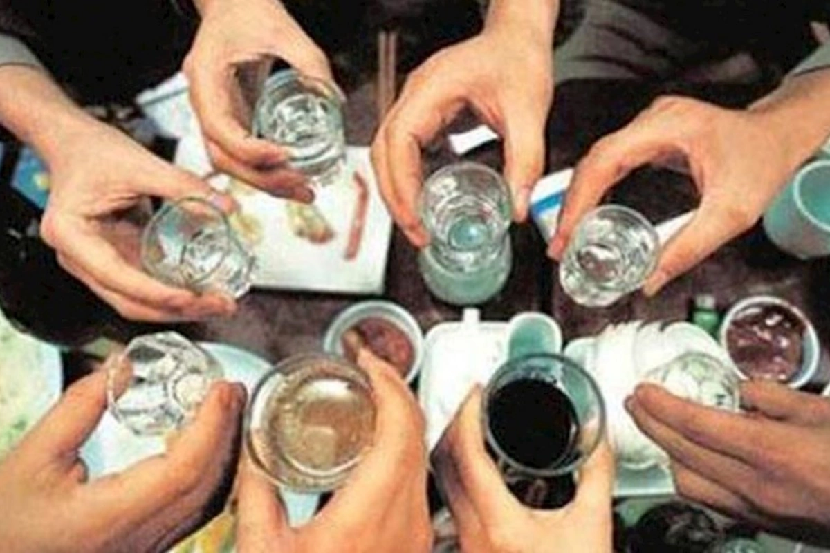 Sumqayıtda qonşuların içki məclisində qanlı dava — TƏFƏRRÜAT