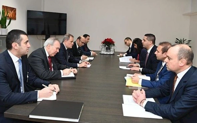 Ceyhun Bayramov maltalı həmkarını Ermənistanın təxribatları barədə məlumatlandırıb — FOTO