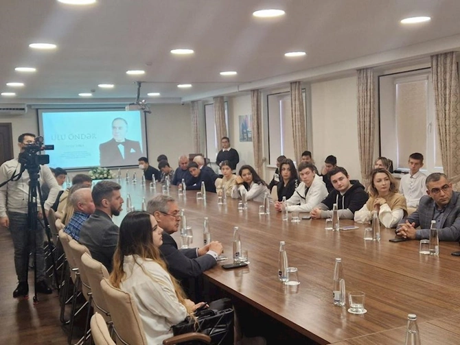 Ümummilli lider Heydər Əliyevin xatirəsi Həştərxan şəhərində yad edilib — FOTO Ümummilli lider Heydər Əliyevin xatirəsi Həştərxan şəhərində yad edilib — FOTO