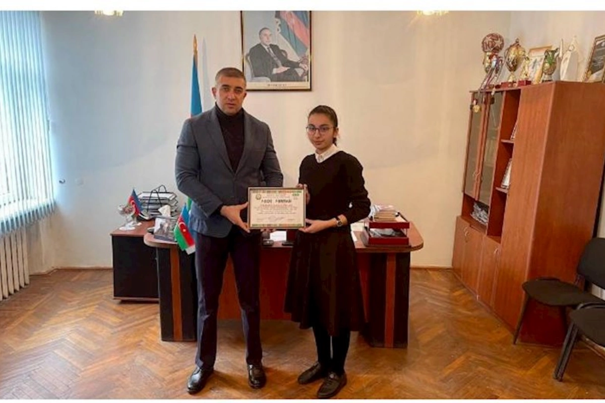 Salyan rayon Gənclər və İdman İdarəsinin rəisi qalib gənclə görüşdü — FOTO