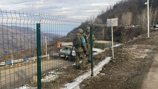 Rusiya sülhməramlıları da Xankəndi yolunu tam bağladı — FOTO