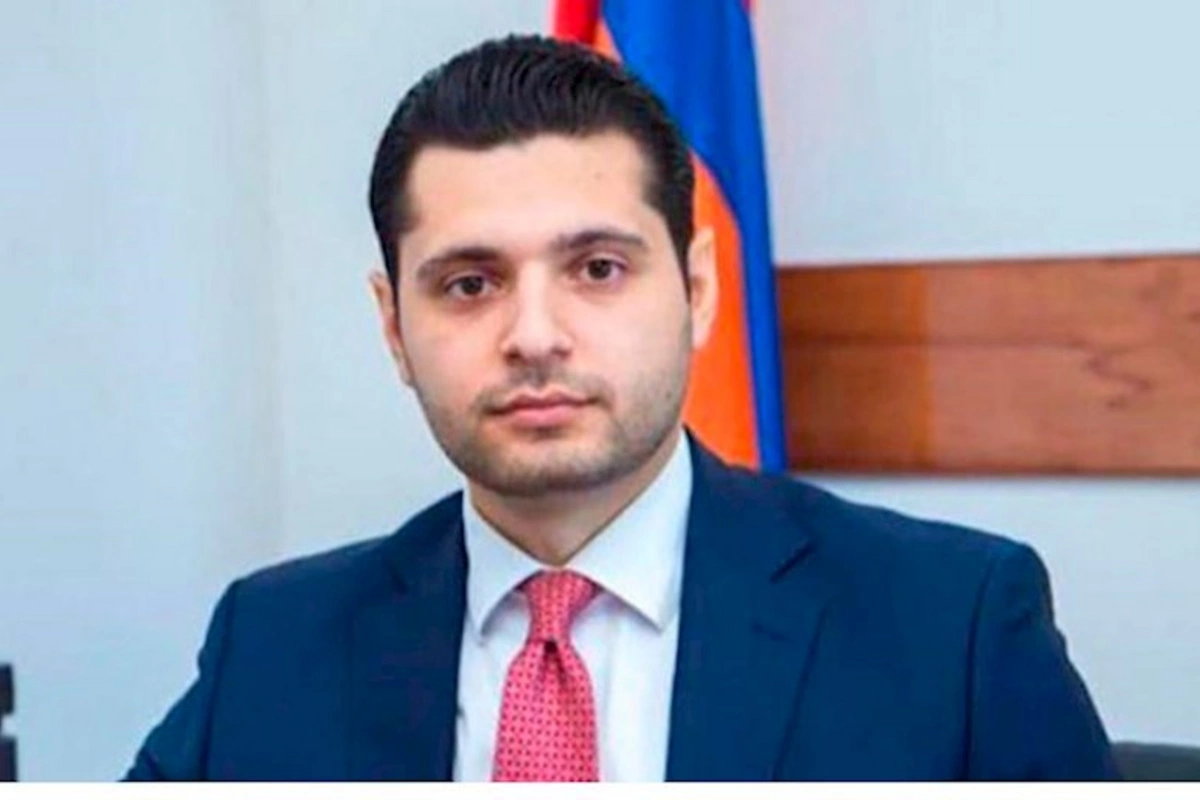 Paşinyanın müavini vəzifəsindən azad edildi