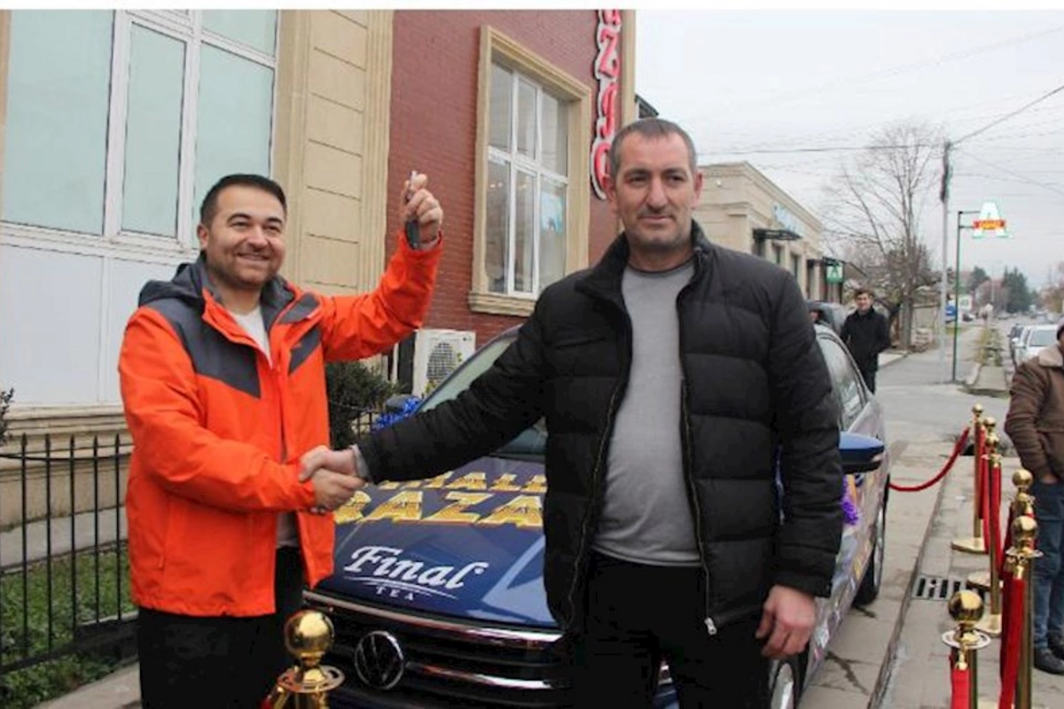 “Final” qalibə avtomobil verdi — FOTOLAR