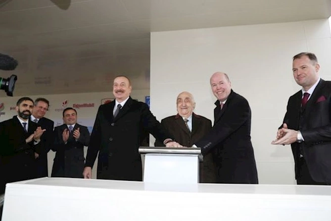 Prezident “Azəri-Mərkəzi-Şərqi” platformasının dayaq blokunun yola salınması mərasimində — YENİLƏNİB (FOTO)