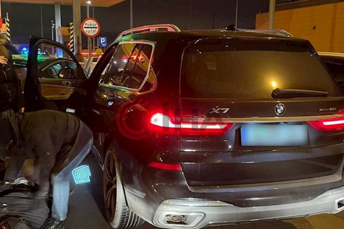 Çin səfirliyinin oğurlanan maşını bu ölkədə tapıldı