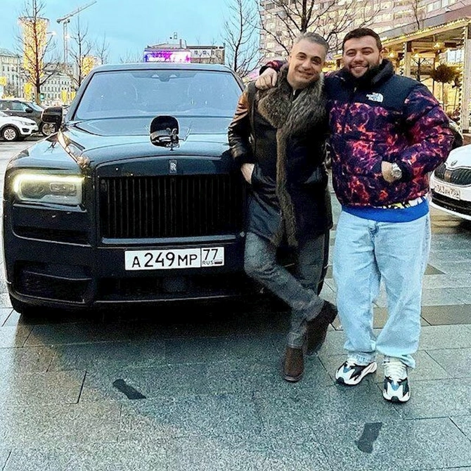 Azərbaycanlı müğənninin 30 milyonluq maşını — FOTOLAR Azərbaycanlı müğənninin 30 milyonluq maşını — FOTOLAR