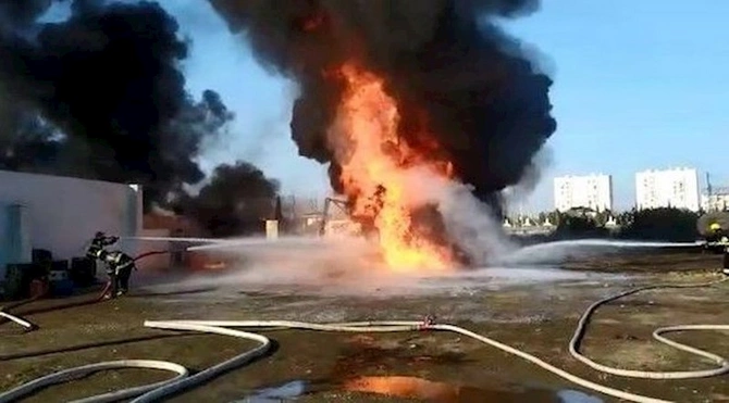 Səngəçalda güclü yanğın: 50 ton dizel, yük avtomobili, kafe — YENİLƏNİB (FOTO/VİDEO)