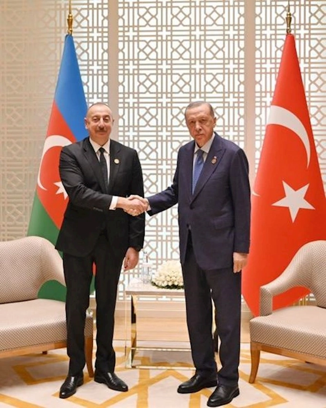 İlham Əliyev Rəcəb Tayyib Ərdoğanla görüşüb, qardaşlıq münasibətlərinin genişləndiyi vurğulanıb — YENİLƏNİB İlham Əliyev Rəcəb Tayyib Ərdoğanla görüşüb, qardaşlıq münasibətlərinin genişləndiyi vurğulanıb — YENİLƏNİB